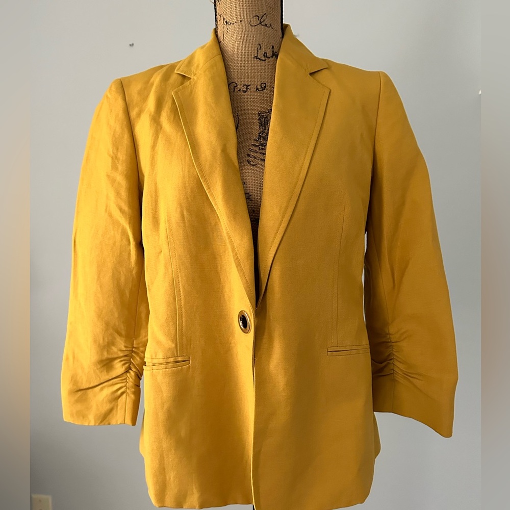 Yellow blazer